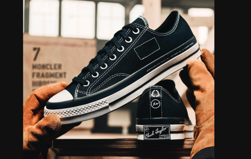 Fragment × Moncler × Converse】ヒールにはFragmentとMONCLERのロゴ  